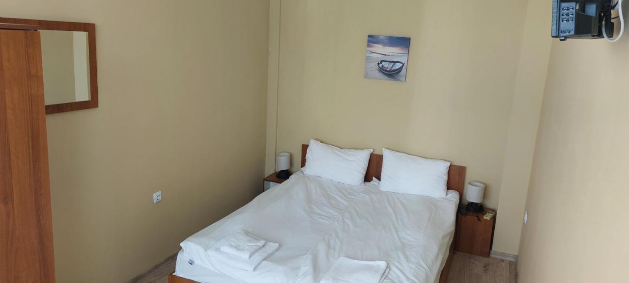 Guest Rooms Soleo Baltsjik Eksteriør bilde