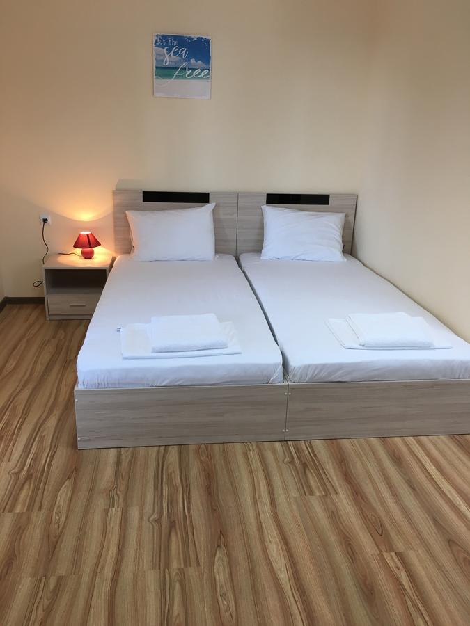 Guest Rooms Soleo Baltsjik Eksteriør bilde