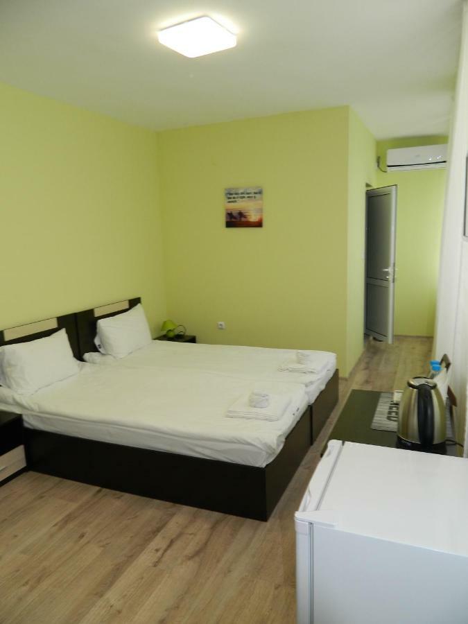 Guest Rooms Soleo Baltsjik Eksteriør bilde